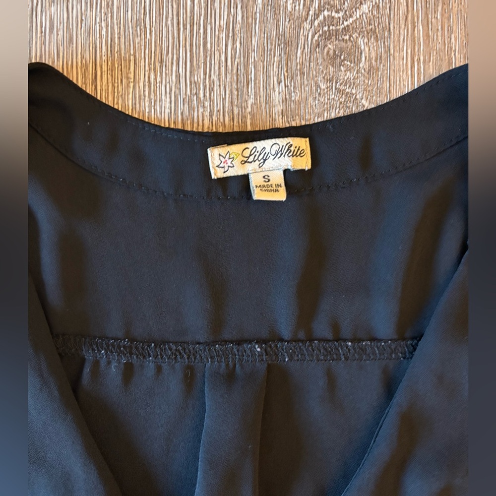 Lily White Black Women's Top - Picture 2 of 2